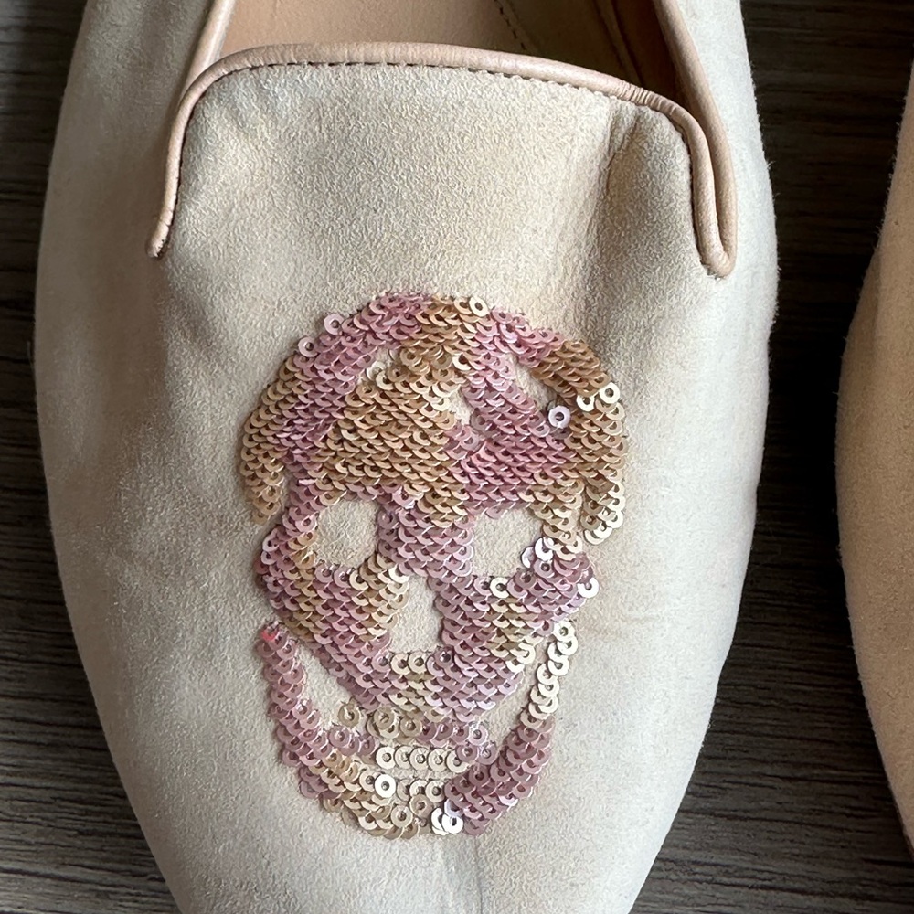 Alexander McQueen Cream Skull Flats - Picture 3 of 6